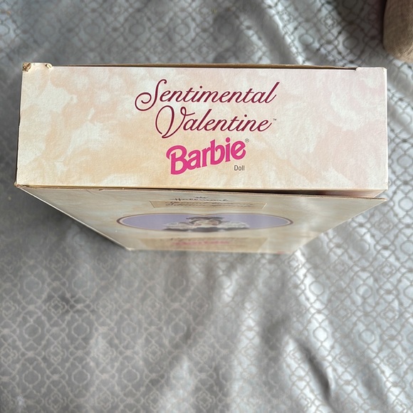 Vintage hallmark exclusive sentimental valentine Barbie - Picture 4 of 5